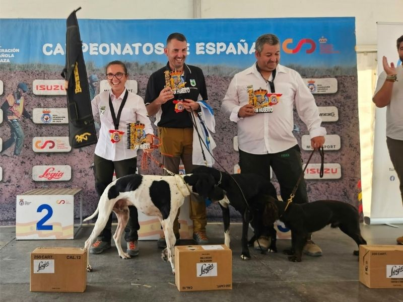 Juan José Canosa y María Fernández junto a Juan Antonio Bernal se proclaman campeones de España de San Huberto